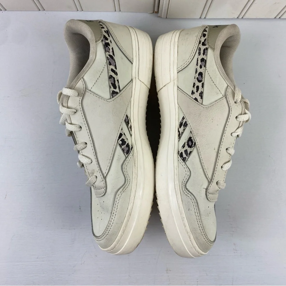 Reebok Women's Club Memt Bold‎ H02786 Beige Leopard Print Sneaker Shoes Size 7.5